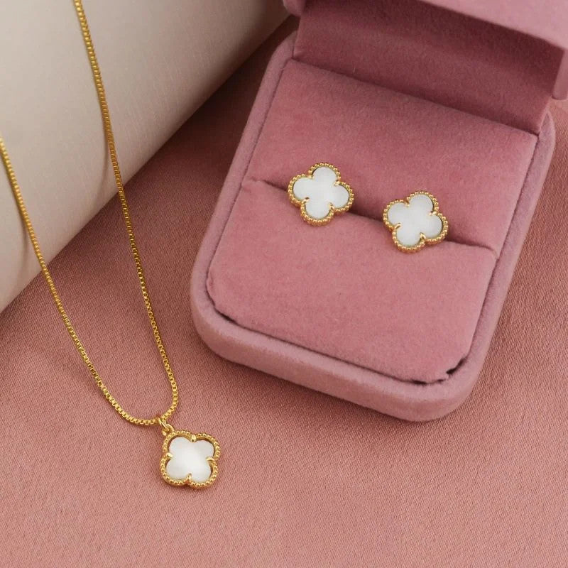 Conjunto de Colar e Brincos com Trevo Madrepérola