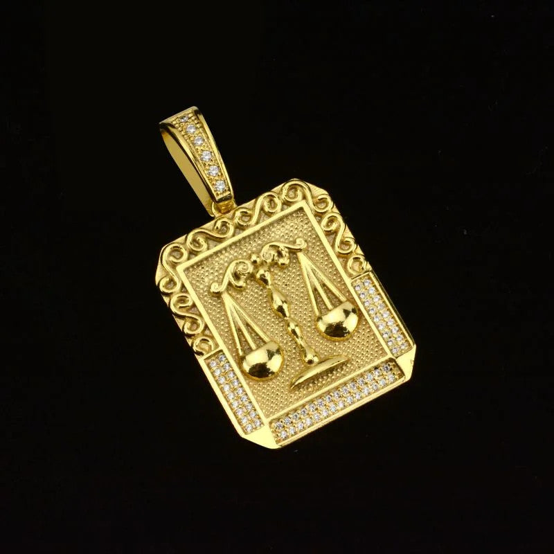 Pingente Balança Símbolo do Direito Cravejado Grande