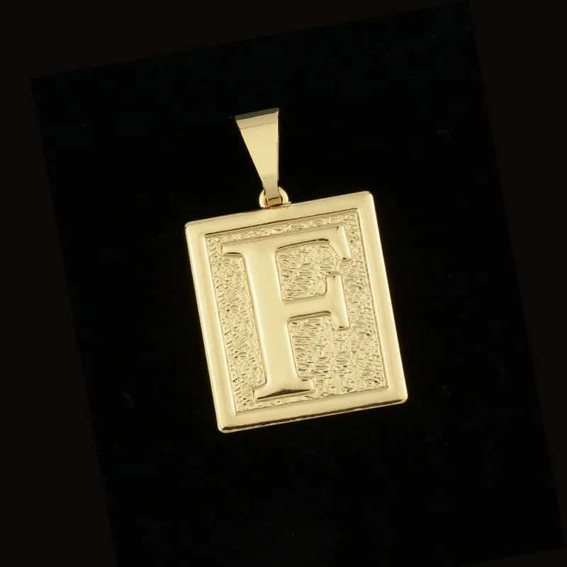 Pingente Letra Placa Trabalhada