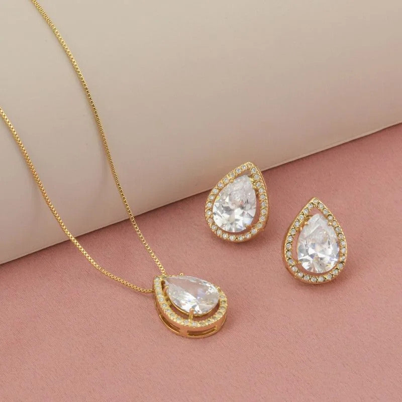 Conjunto de Brincos e Colar com Gota Cristal Cravejada